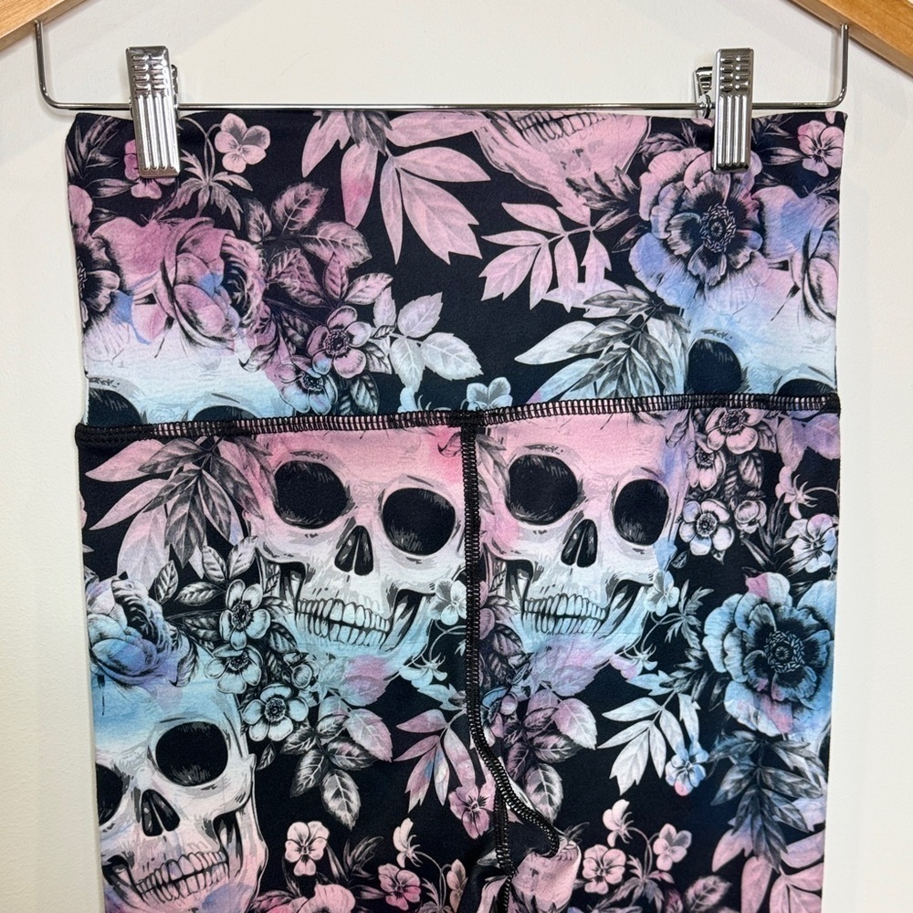 Evolution & Creation Skull Print Multi Color Crop… - image 3